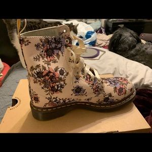 Dr marten floral combat boots size 9